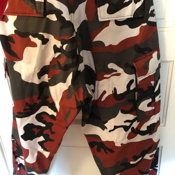 Camo Cargo Pants - Picture 3 of 3